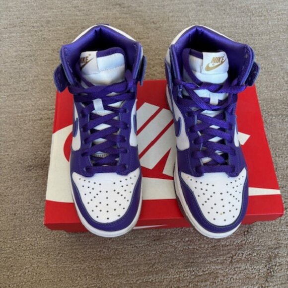 Nike Women's Dunk Hi Sneakers in Perfect Condition - Picture 4 of 7